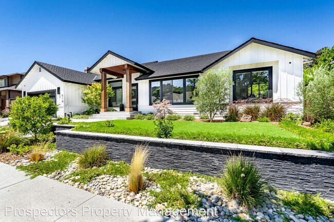 Building Photo - 3 br, 2.5 bath House - 614 Serpentine Ct