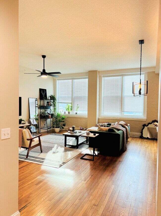 Living Room - 2525 College St