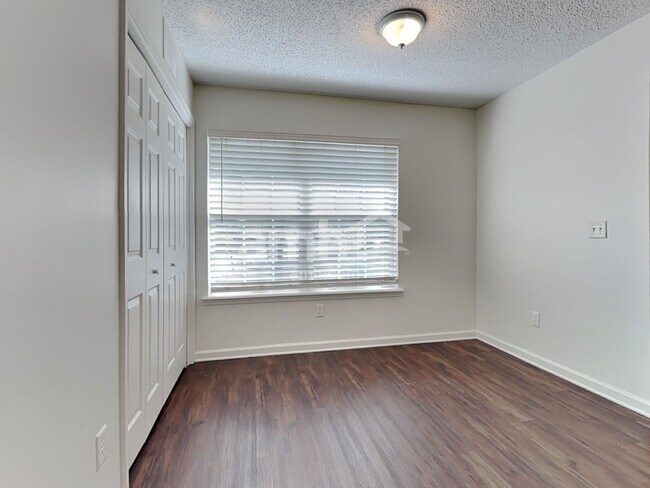 Foto del edificio - 11127 Lauren Oak Ln