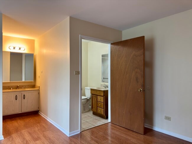 Building Photo - 7510 Farmingdale Dr