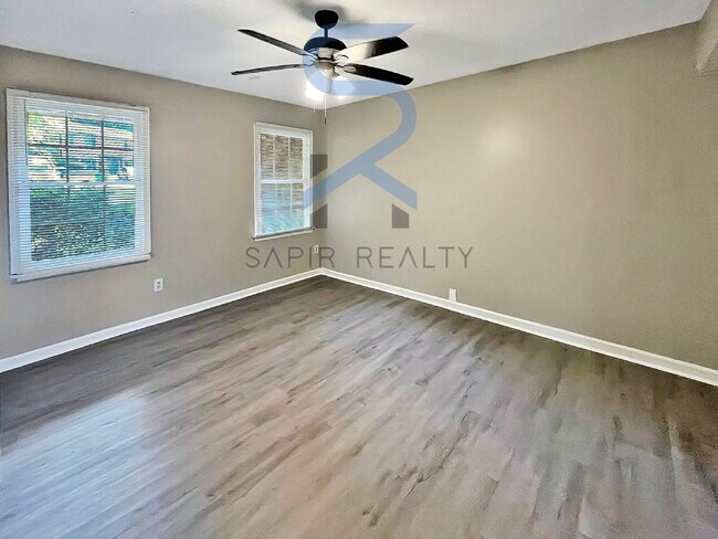 Foto del edificio - 5341 Ridgemere Ct
