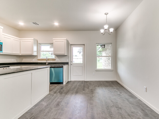 Building Photo - 1212 NE 69th St