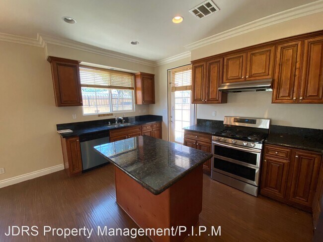 Building Photo - 4 br, 4.5 bath House - 3115 Merced Avenue