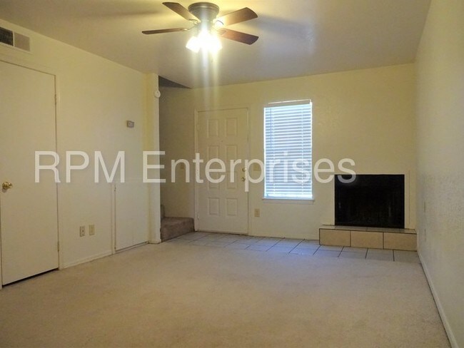 Foto del edificio - 6100 Macarthur Park Ln