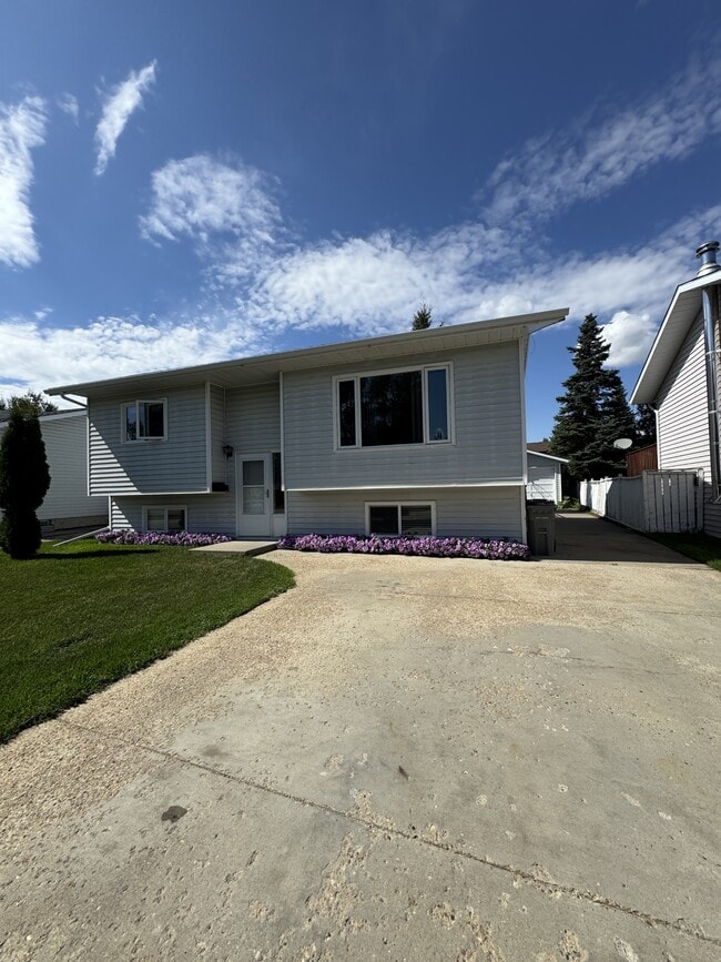 Building Photo - 6406 Poplar Dr