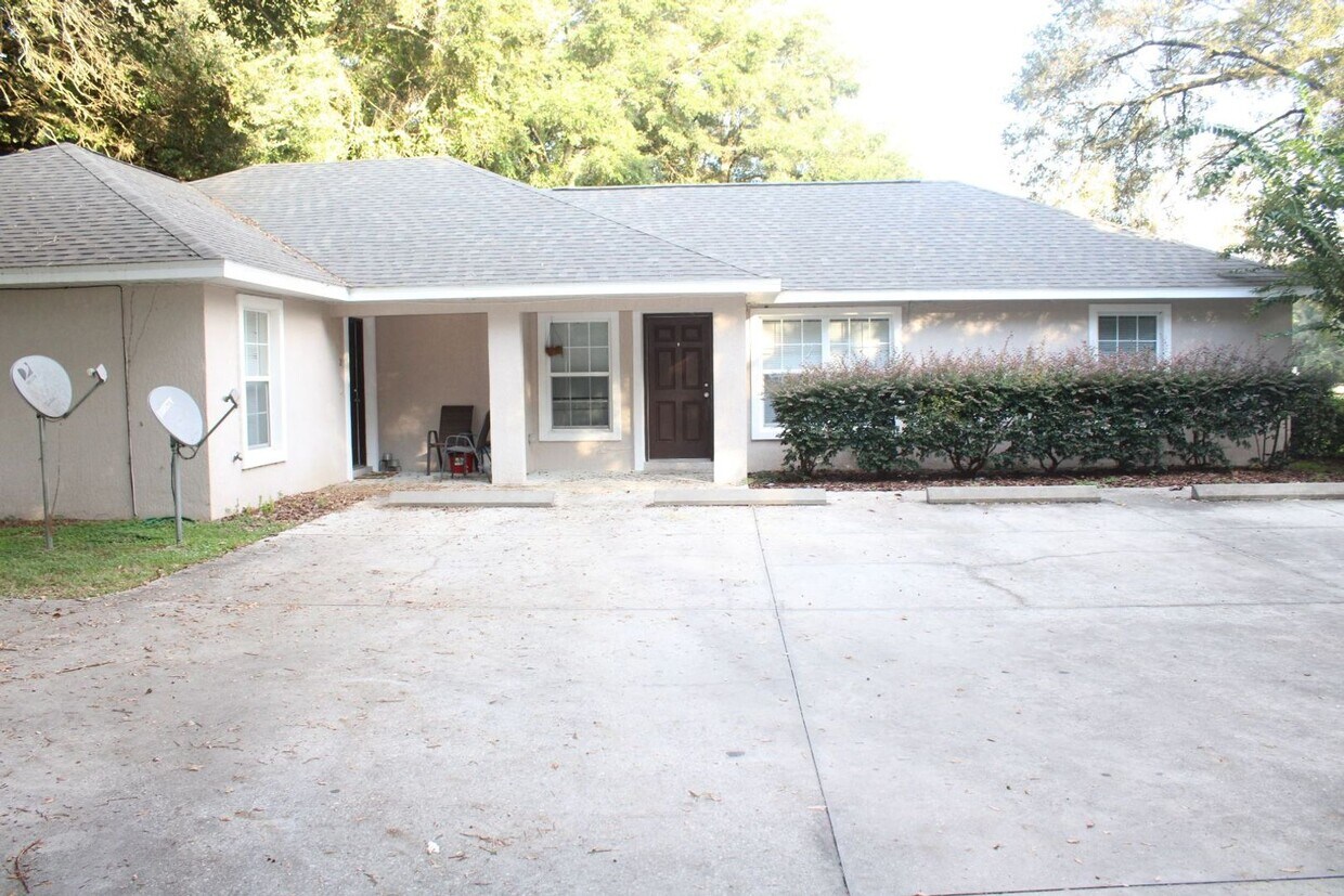 1715 SW 107th Ln Unit 1, Ocala, FL 34476 Room for Rent in Ocala, FL