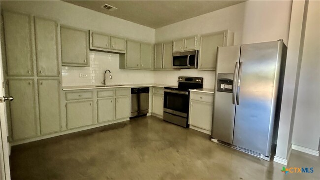 Building Photo - 400 Lowes Blvd