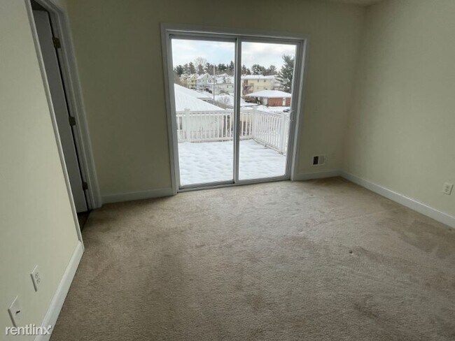 Building Photo - 4 br, 2 bath House - 831 Chestnut St