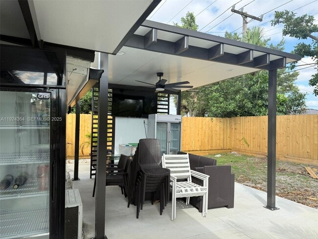 Foto del edificio - 16561 NW 19th Ave