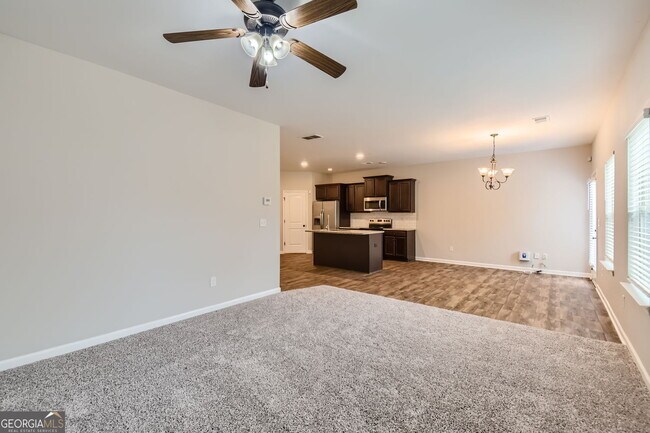 Foto del edificio - 281 Magnaview Dr