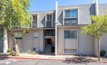 Building Photo - 1010 E Osborn Rd