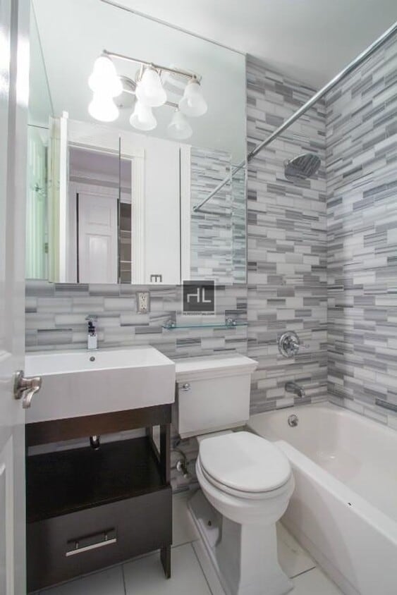 Building Photo - E 1ST ST.