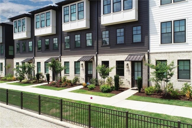 Building Photo - 6562 Beacon Dr