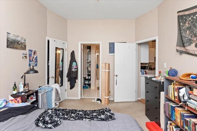 Foto del edificio - 1 bedroom in Chicago IL 60613