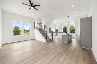 Building Photo - 947 Green Meadow Ln