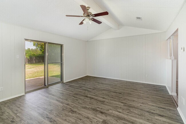Building Photo - Single-Story Gem with Vaulted Ceilings and...