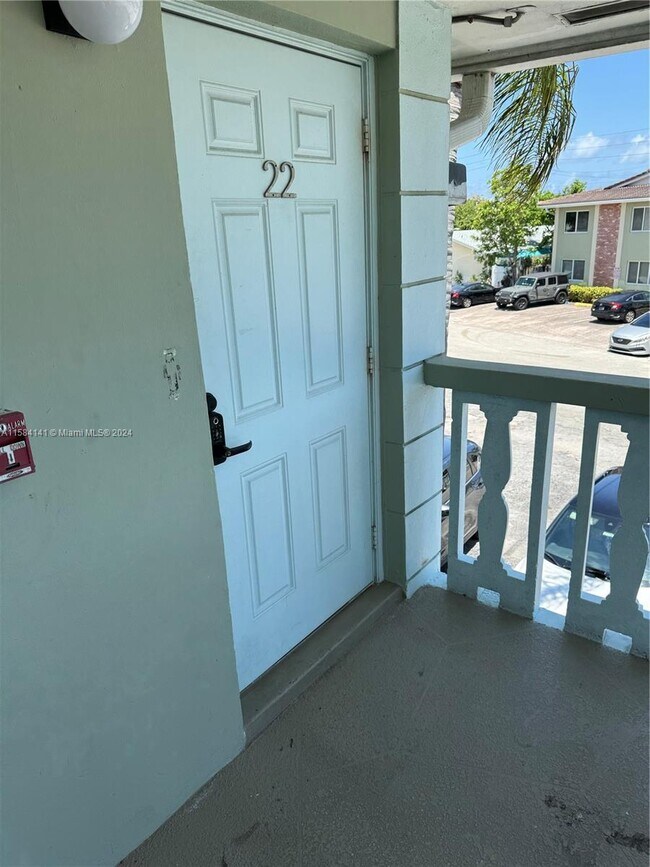 Foto del edificio - 1423 Holly Heights Dr