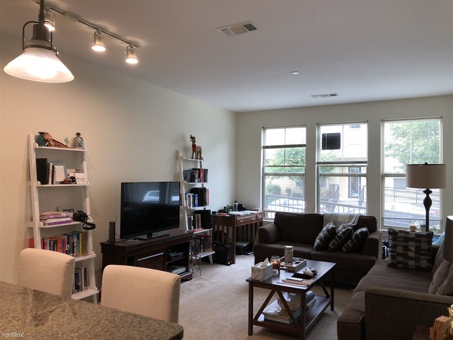 Building Photo - 1 br, 1 bath  - 2 Banks Pl # 2129