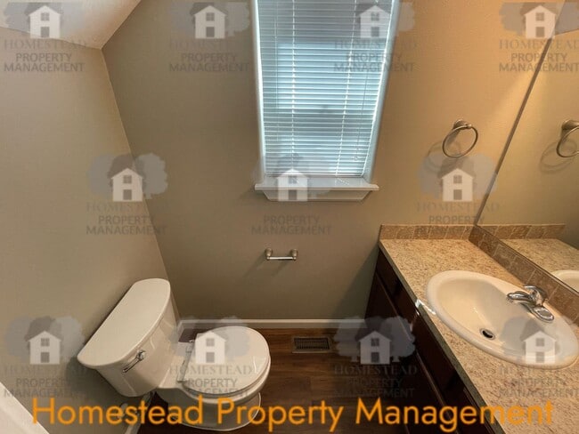 Building Photo - 1410-1412 Marigold Dr