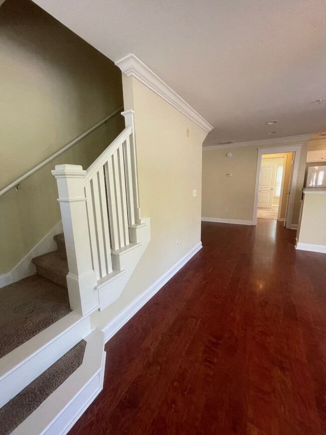 Building Photo - 02-206 Arkhipenko