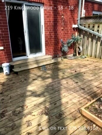 Building Photo - 219 Kingswood Dr
