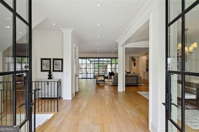 Building Photo - 299 The Prado NE