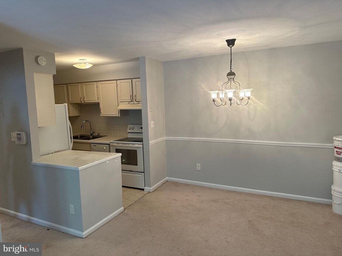 5911 Prince James Dr Unit 25, West Springfield, VA 22152 Room for