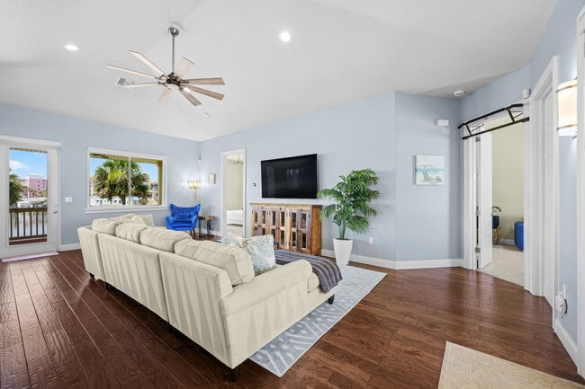 Building Photo - 4336 Belle Vista Dr