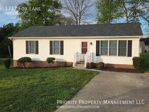 Building Photo - 1717 Fox Ln
