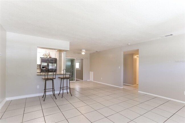 Building Photo - 3828 Neptune Dr SE