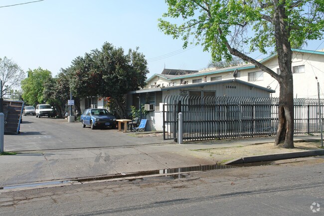 Foto del edificio - 14654-14664 Blythe St