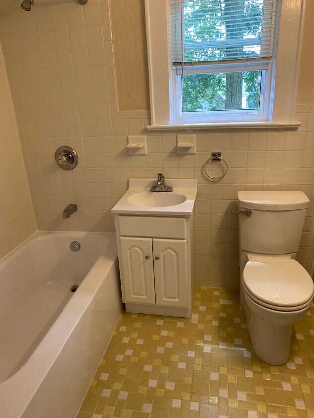 Baño dormitorio - 12 Locust St