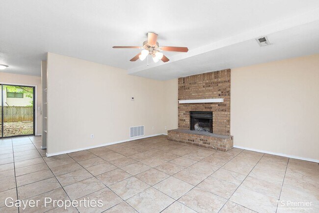 Foto del edificio - 3 br, 2.5 bath House - 2030 ball ave