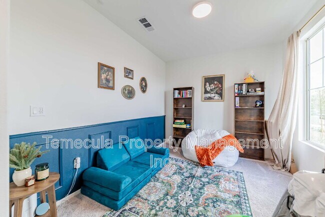 Foto del edificio - 4872 Goldfinch St