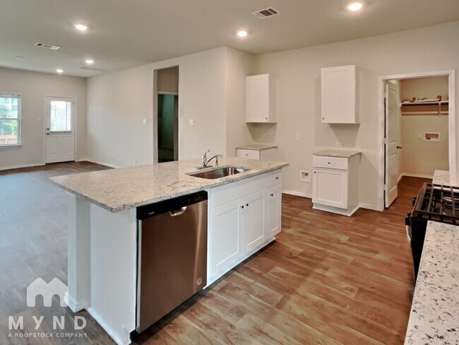 Building Photo - 5022 Front Nine Front