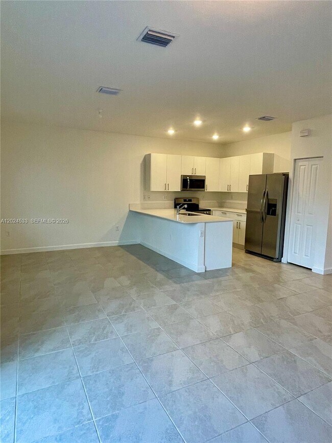 Foto del edificio - 708 SE 13th Ct