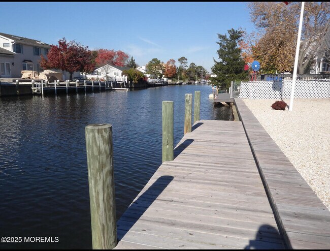 Building Photo - 46 Longpoint Dr
