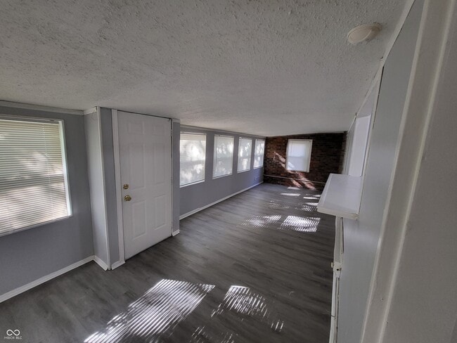 Building Photo - 4113 Diller Dr