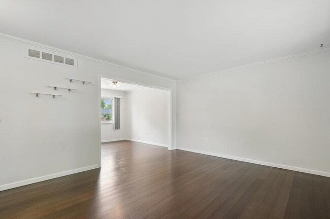 Building Photo - 7302 Parkway Ct