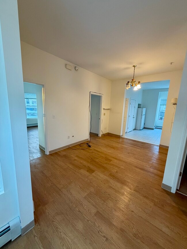 Building Photo - 119 Highland St