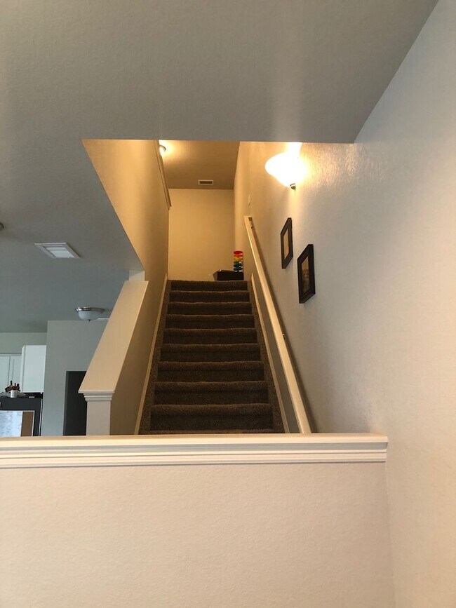 Foto del edificio - Beautiful 3 bed, 3 bath Townhome in West W...