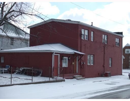 Building Photo - 554 W 9th St