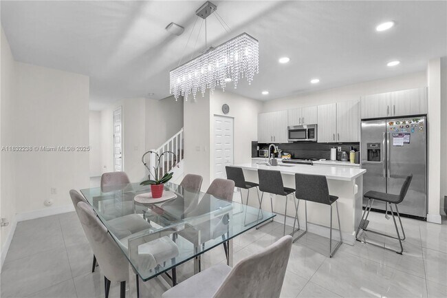 Foto del edificio - 15850 NW 91st Ct