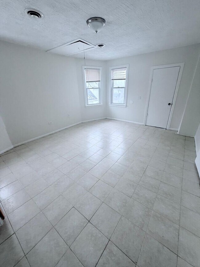 Foto del edificio - 4004 Storer Ave