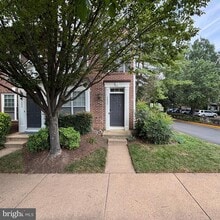 Building Photo - 7020 Falls Reach Dr