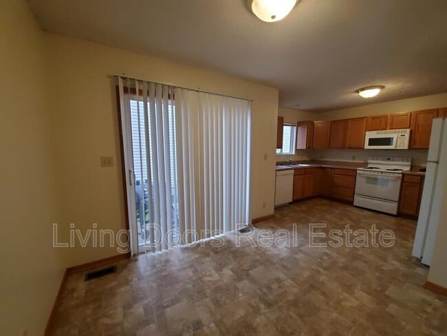 Foto del edificio - 6441 Whitewater Ln