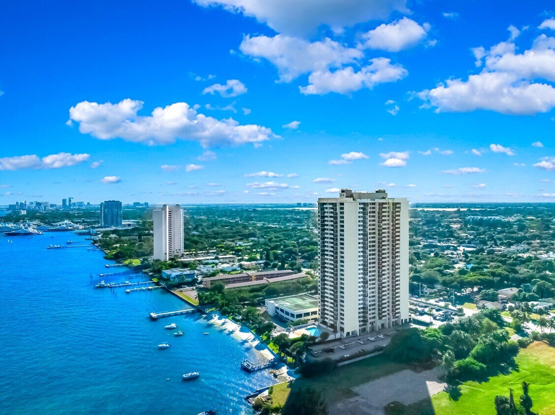 Primary Photo - 5600 N Flagler Dr