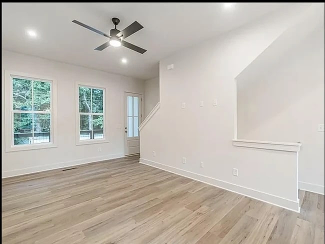 Foto del edificio - 912 Spencer Ave