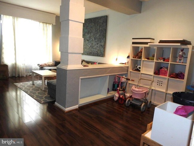 Building Photo - 7911 Beach Plum Ln
