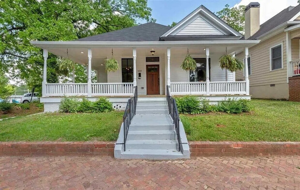 Foto principal - 632 Grady Pl SW